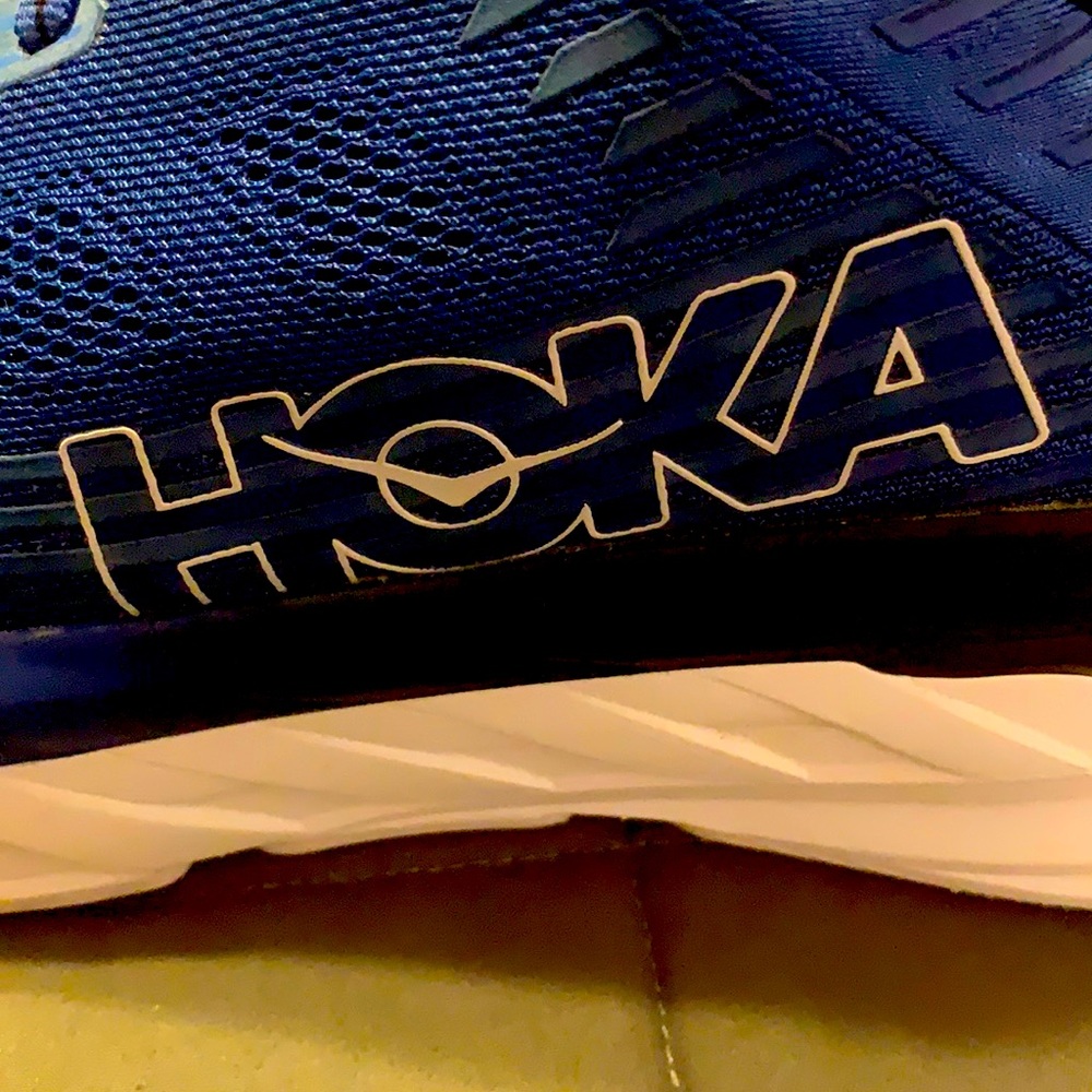 Hoka One One Bondi 6
